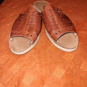 Hauraches Bear paw sandals brown size 11 women's